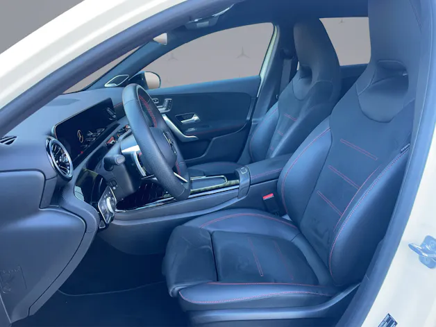 MERCEDES-BENZ A 220 AMG Line 4Matic
