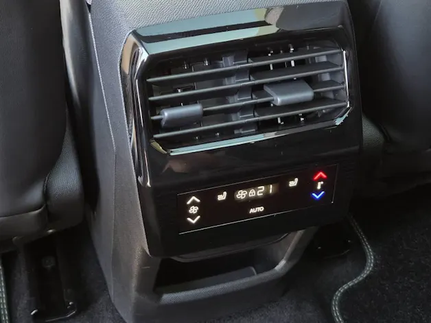 PEUGEOT 5008 1.6 PHEV 225cv GT Exclusive (crochet)