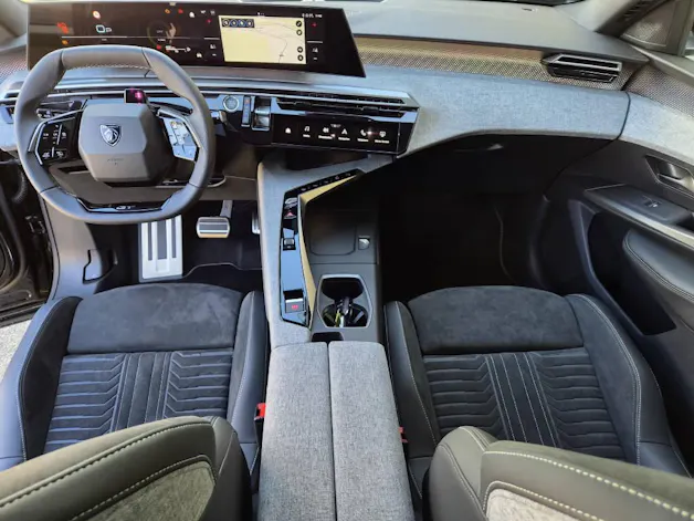PEUGEOT 5008 1.6 PHEV 225cv GT Exclusive (crochet)