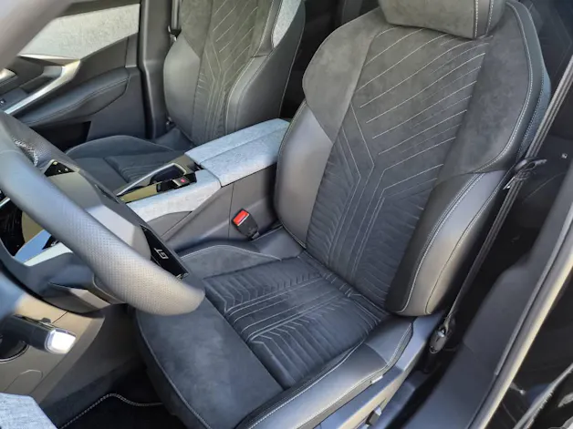 PEUGEOT 5008 1.6 PHEV 225cv GT Exclusive (crochet)