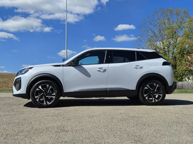 PEUGEOT 2008 e-Allure 156cv - garantie 8 ans