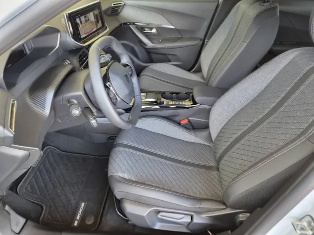 PEUGEOT 2008 e-Allure 156cv - garantie 8 ans