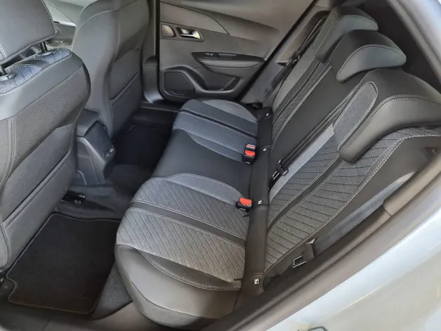 PEUGEOT 2008 e-Allure 156cv - garantie 8 ans