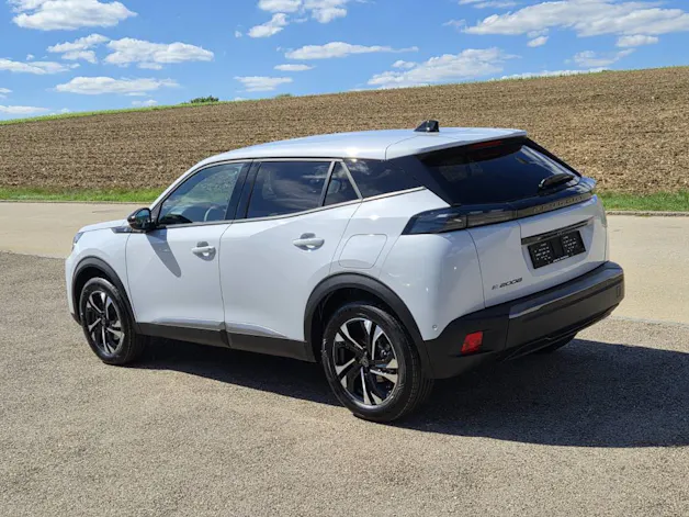 PEUGEOT 2008 e-Allure 156cv - garantie 8 ans