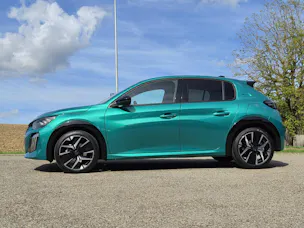 PEUGEOT 208 1.2 Hybrid 145cv GT Exclusive