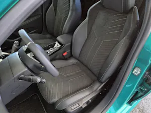 PEUGEOT 208 1.2 Hybrid 145cv GT Exclusive
