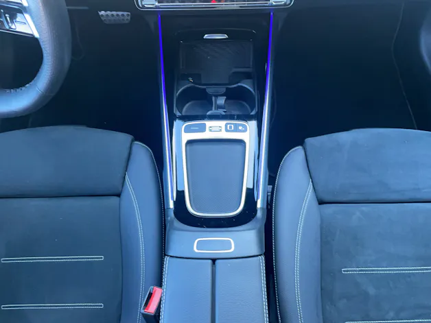 MERCEDES-BENZ GLB 220 AMG Line 4matic