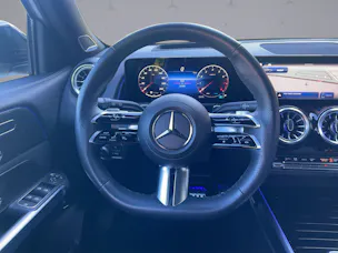 MERCEDES-BENZ GLB 220 AMG Line 4matic