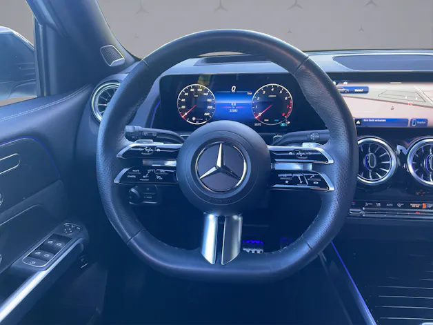 MERCEDES-BENZ GLB 220 AMG Line 4matic