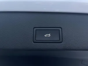 VW Golf VIII Variant 1.5 eTSI R-Line DSG*AHK*Keyless*Klima*Navi*Rückfahrkamera*