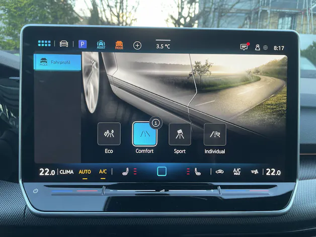 VW Golf VIII Variant 1.5 eTSI R-Line DSG