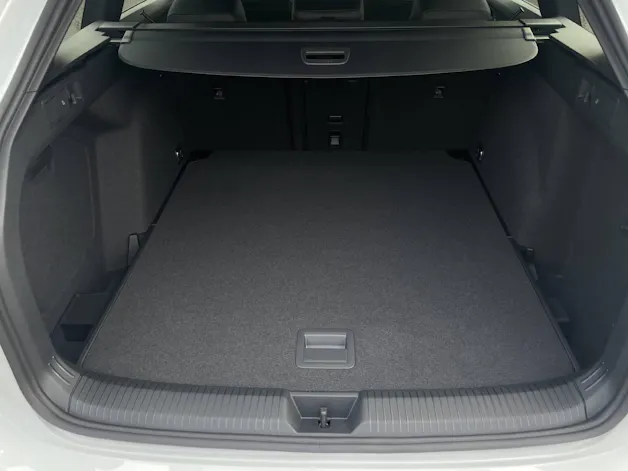 VW Golf VIII Variant 1.5 eTSI R-Line DSG