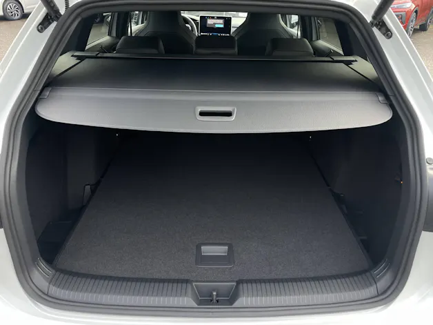 VW Golf VIII Variant 1.5 eTSI R-Line DSG