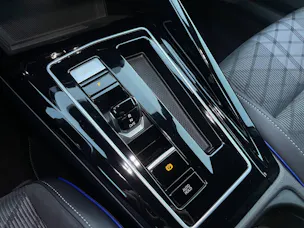 VW Golf VIII Variant 1.5 eTSI R-Line DSG*AHK*Keyless*Klima*Navi*Rückfahrkamera*