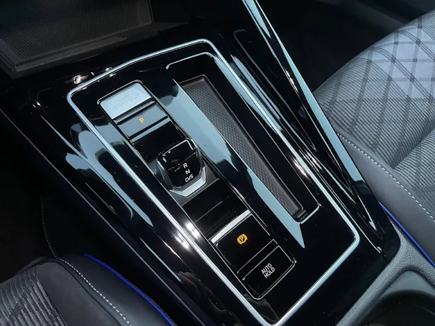 VW Golf VIII Variant 1.5 eTSI R-Line DSG