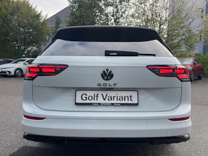 VW Golf VIII Variant 1.5 eTSI R-Line DSG*AHK*Keyless*Klima*Navi*Rückfahrkamera*