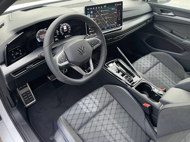 VW Golf VIII Variant 1.5 eTSI R-Line DSG