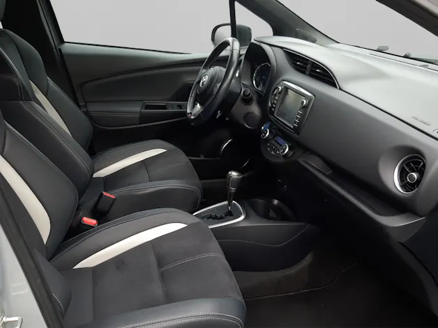 Toyota Yaris 1.5 VVT-i HSD GR-S