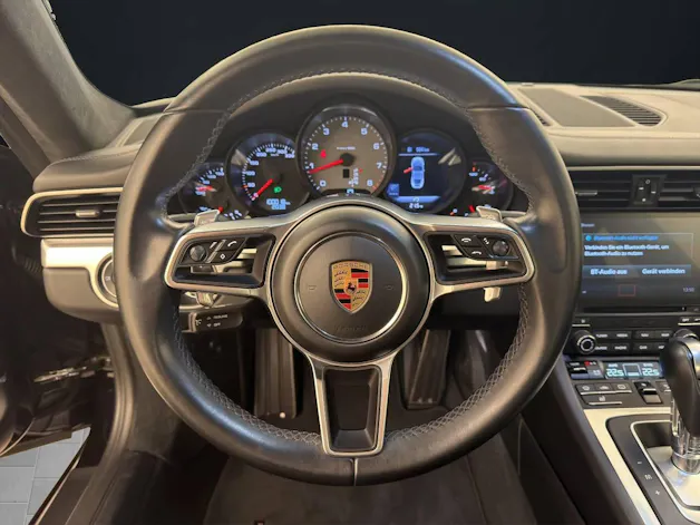 PORSCHE 911 Carrera 4S