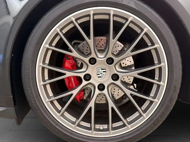 PORSCHE 911 Carrera 4S