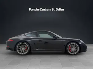 PORSCHE 911 Carrera 4S