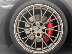 PORSCHE 911 Carrera 4S