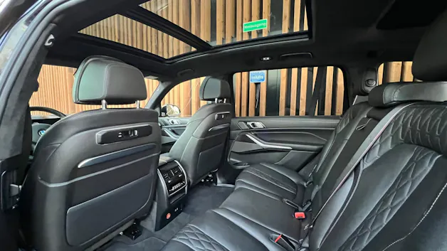 BMW X7 xDRIVE 48V 40i M SPORT PRO BLACK CARBON STEPTRONIC l 380 PS