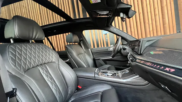 BMW X7 xDRIVE 48V 40i M SPORT PRO BLACK CARBON STEPTRONIC l 380 PS