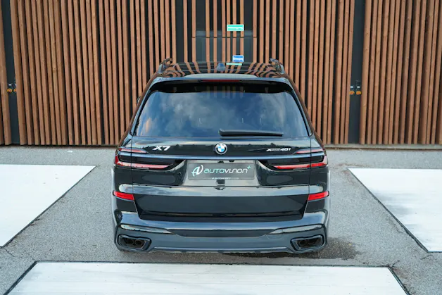 BMW X7 xDRIVE 48V 40i M SPORT PRO BLACK CARBON STEPTRONIC l 380 PS