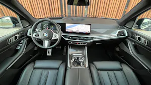 BMW X7 xDRIVE 48V 40i M SPORT PRO BLACK CARBON STEPTRONIC l 380 PS