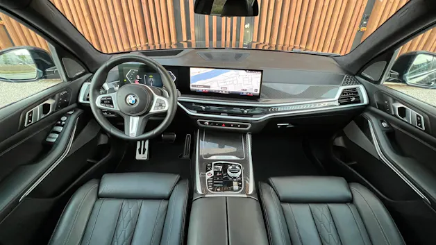 BMW X7 xDRIVE 48V 40i M SPORT PRO BLACK CARBON STEPTRONIC l 380 PS