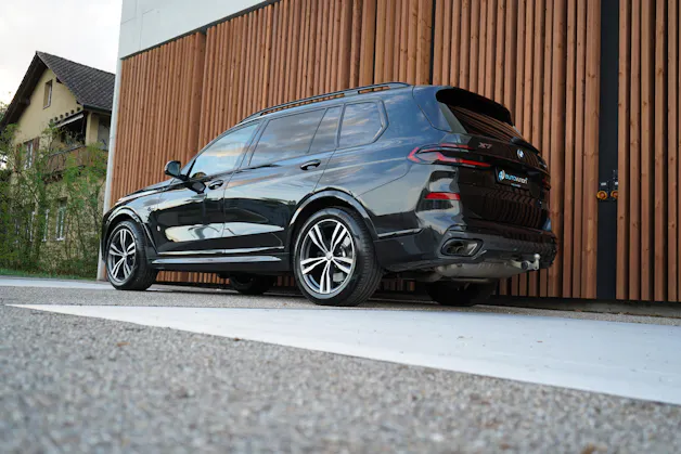 BMW X7 xDRIVE 48V 40i M SPORT PRO BLACK CARBON STEPTRONIC l 380 PS