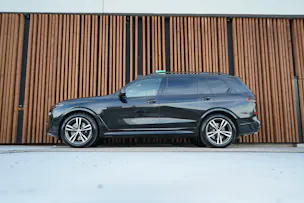 BMW X7 xDRIVE 48V 40i M SPORT PRO BLACK CARBON STEPTRONIC l 380 PS
