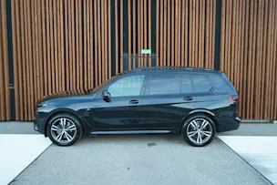 BMW X7 xDRIVE 48V 40i M SPORT PRO BLACK CARBON STEPTRONIC l 380 PS