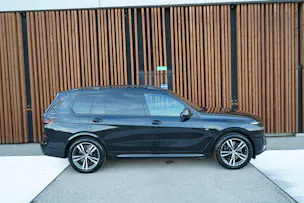 BMW X7 xDRIVE 48V 40i M SPORT PRO BLACK CARBON STEPTRONIC l 380 PS