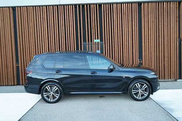 BMW X7 xDRIVE 48V 40i M SPORT PRO BLACK CARBON STEPTRONIC l 380 PS
