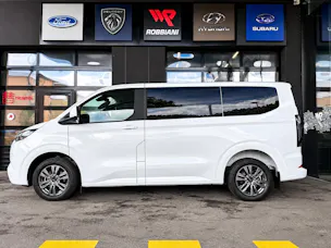 FORD Tourneo Bus 340 L1H1 PHEV Titanium