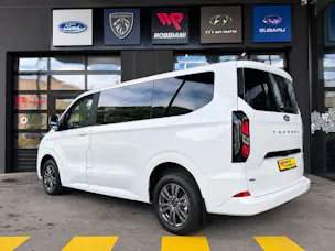 FORD Tourneo Bus 340 L1H1 PHEV Titanium