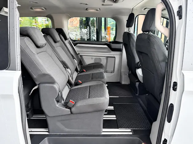 FORD Tourneo Bus 340 L1H1 PHEV Titanium