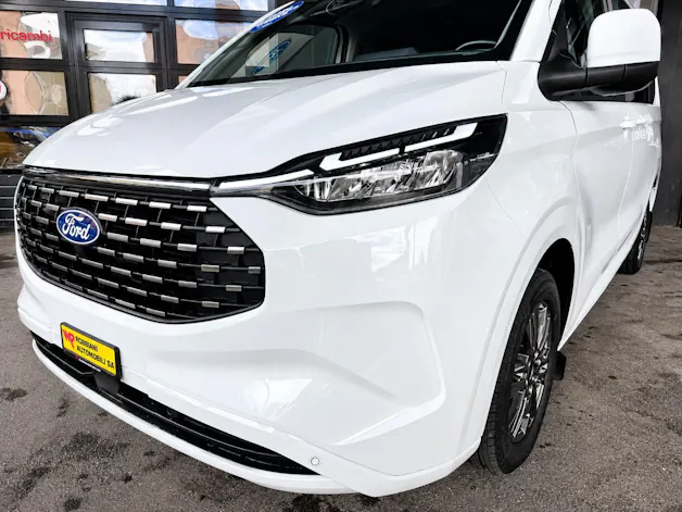 FORD Tourneo Bus 340 L1H1 PHEV Titanium