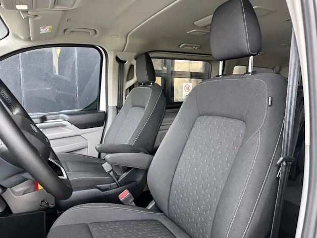 FORD Tourneo Bus 340 L1H1 PHEV Titanium