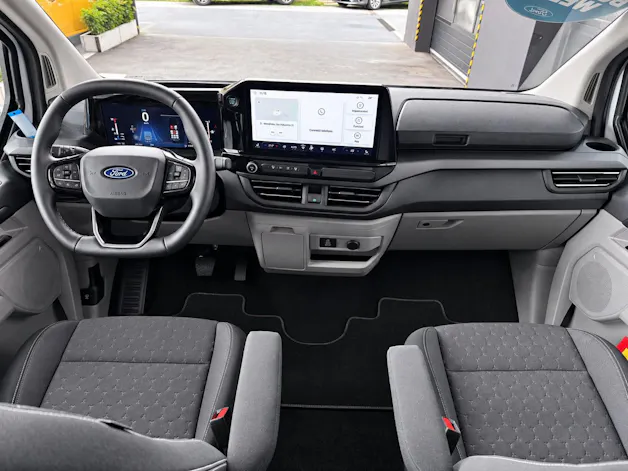 FORD Tourneo Bus 340 L1H1 PHEV Titanium