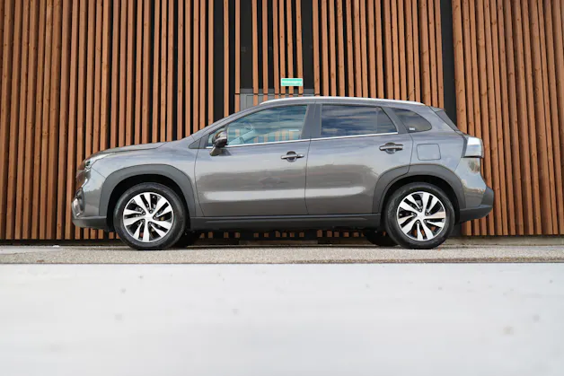 Suzuki S-CROSS 1.5 COMPACT TOP HYBRID l 116 PS