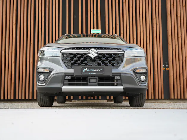 Suzuki S-CROSS 1.5 COMPACT TOP HYBRID l 116 PS