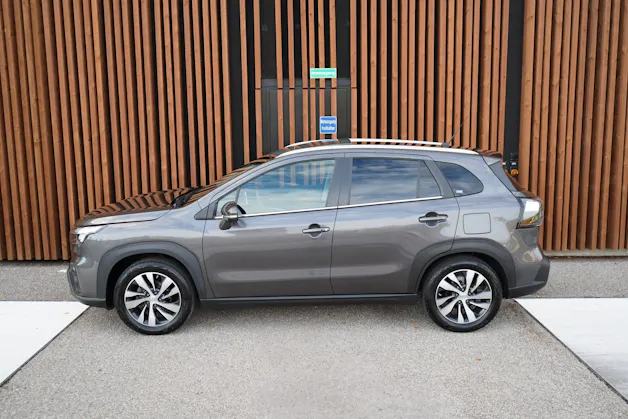 Suzuki S-CROSS 1.5 COMPACT TOP HYBRID l 116 PS