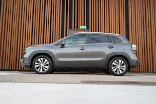 Suzuki S-CROSS 1.5 COMPACT TOP HYBRID l 116 PS