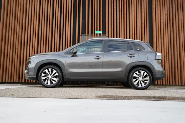 Suzuki S-CROSS 1.5 COMPACT TOP HYBRID l 116 PS