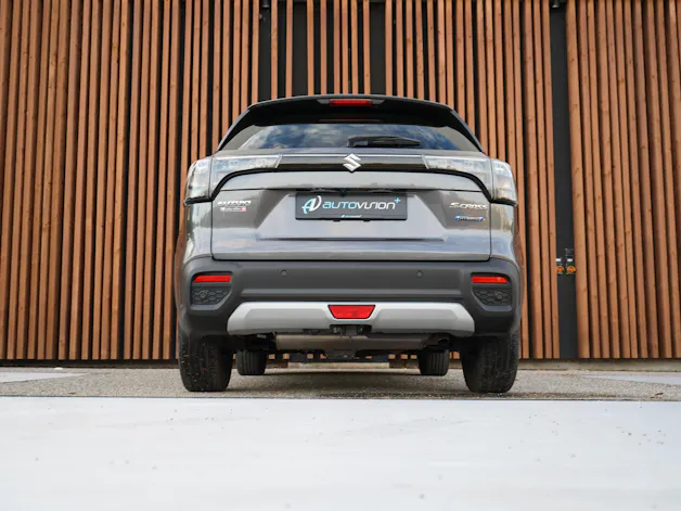 Suzuki S-CROSS 1.5 COMPACT TOP HYBRID l 116 PS