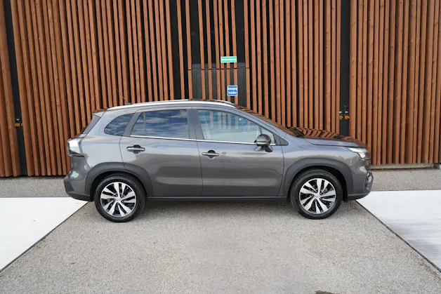 Suzuki S-CROSS 1.5 COMPACT TOP HYBRID l 116 PS
