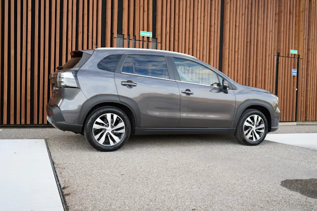Suzuki S-CROSS 1.5 COMPACT TOP HYBRID l 116 PS